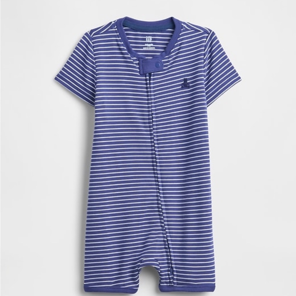 GAP Baby First Favorites Shorty One-
Piece Blue Striped Bodysuit